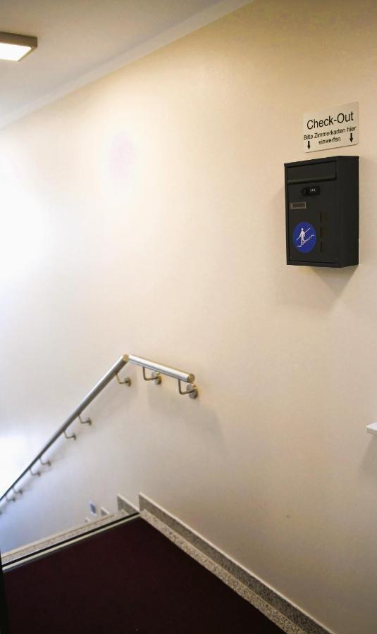 Ata Hotel - Self Check-In Hamburg Exterior photo